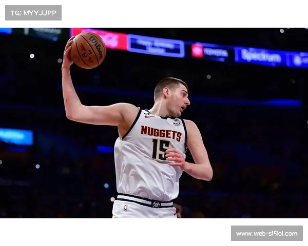 约基奇生涯前三节三双次数断层领先展现史诗级统治力 约基奇生涯前三节三双次数断层领先展现史诗级统治力